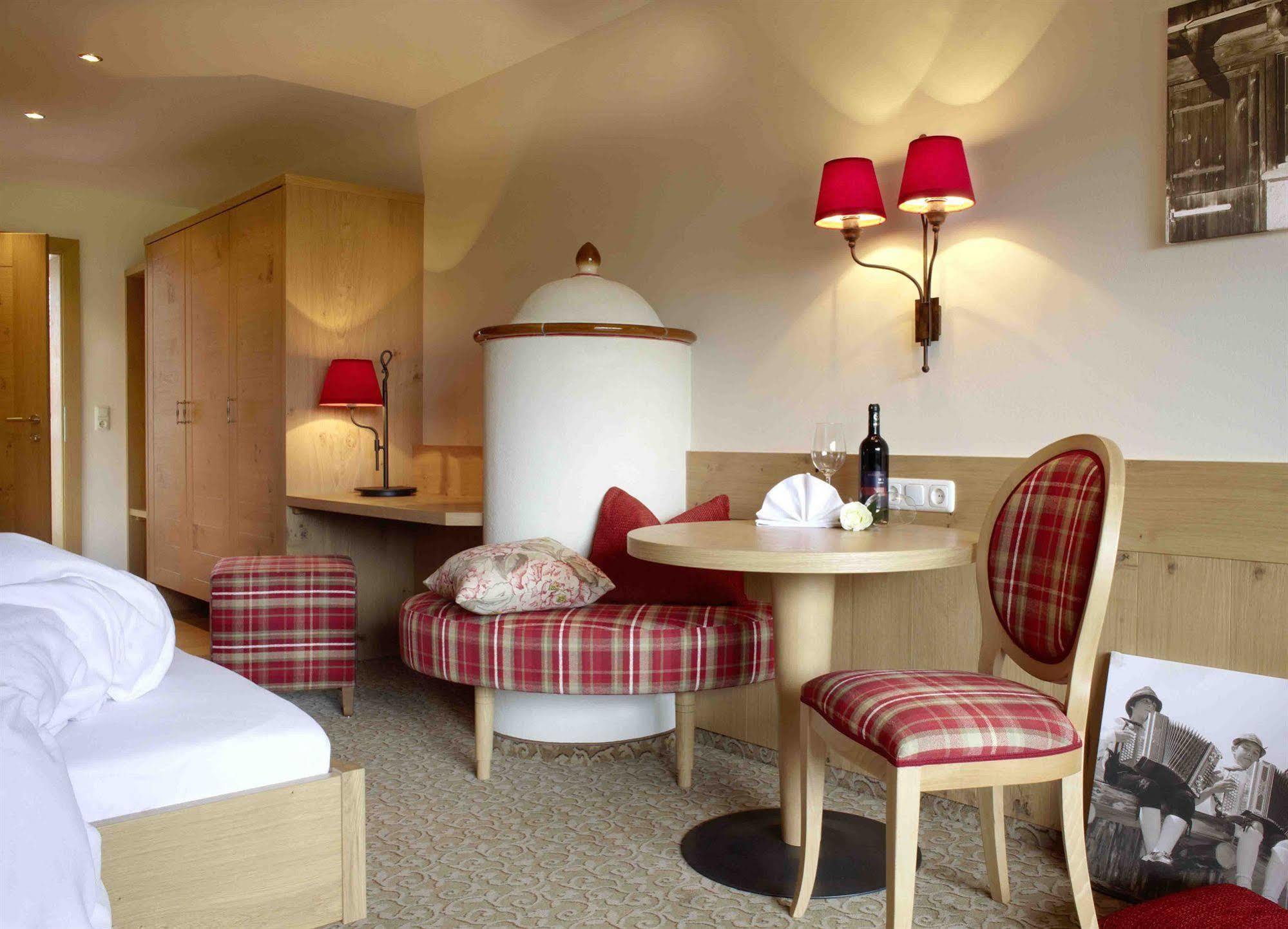 Hotel Post バッハ エクステリア 写真